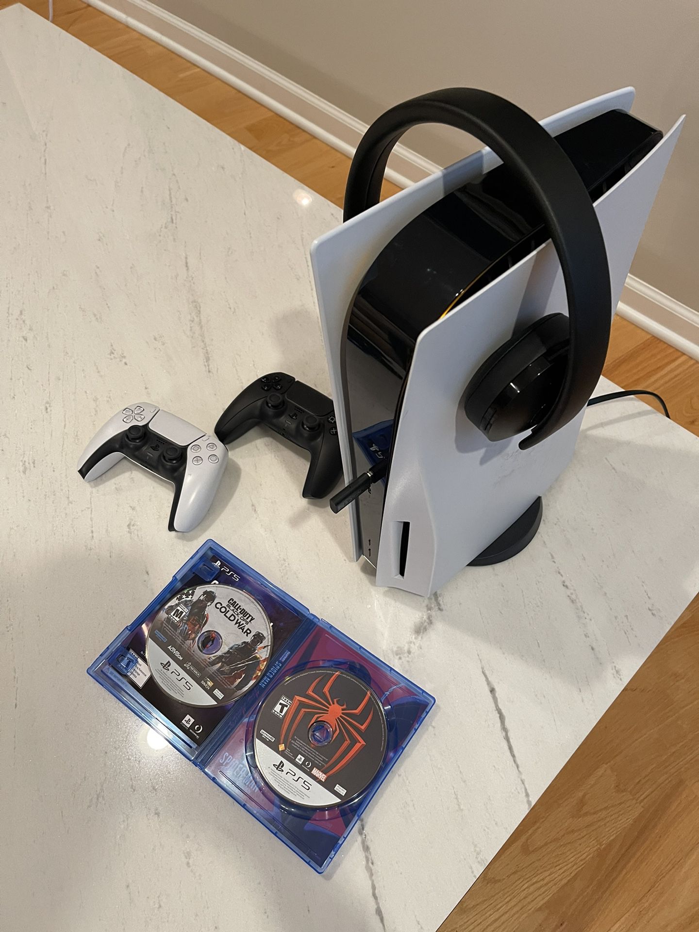 Selling PS5, Wireless Headphones, Two Joysticks And 2 Games. 