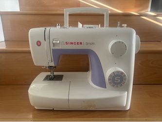 Sewing machine Singer