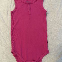 Kyte Baby Bodysuit In Raspberry