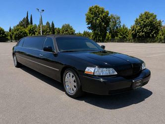 2005 Lincoln Town Car
