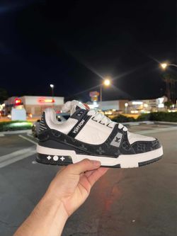 Tenis LV