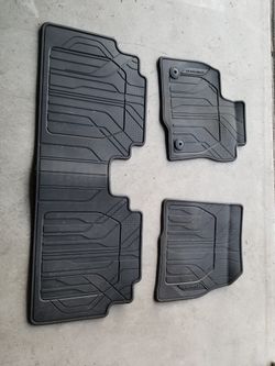 2023 Bolt EUV floor mats.