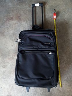 Concourse luggage Rollin 22 inches tall