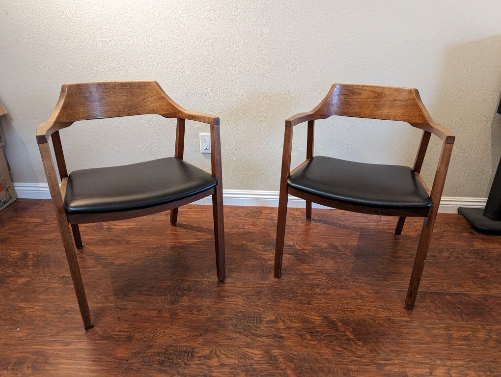 Mid-Century Modern Jasper Chair Walnut Sculptural Lounge Arm Chairs, a Pair