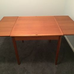 Mid century modern Table  2 Chairs