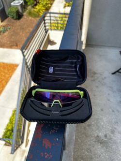100% glasses