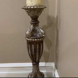 Holder the Candle with Candle