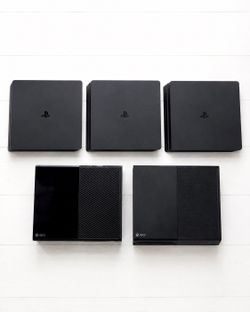 3 PS4 Consoles + 2 Xbox One Consoles – With Controllers No Cords