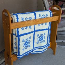 Charming Vintage Cottagecore Rustic Wood Three Slotted Quilt Blanket Afghan Rack 