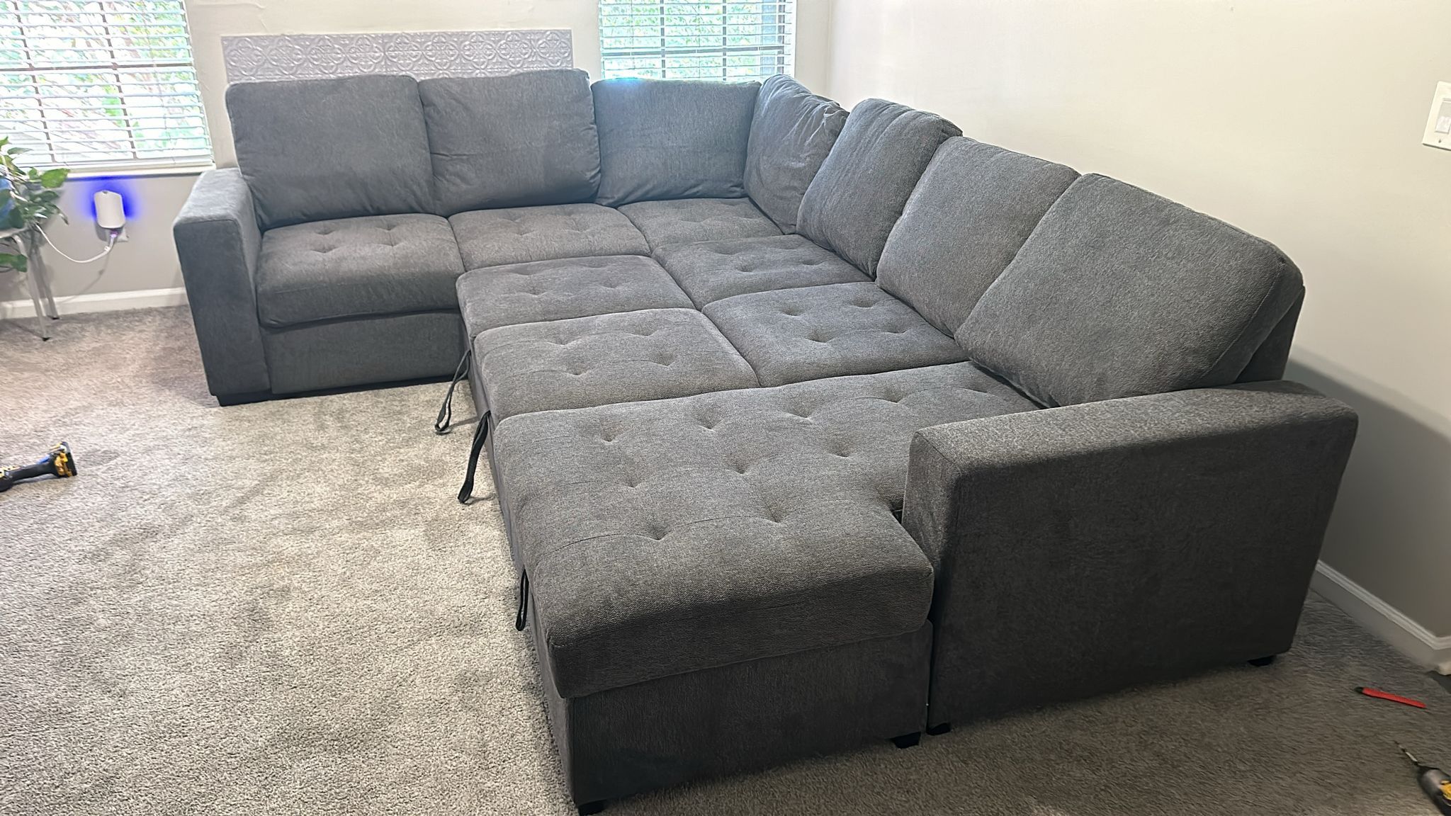 Sleeper Sectional W/ Storage Chaise. 🚚WE DELIVER 🚚