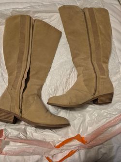 TAN SUEDE-Like  knee- High Boots  SIZE  9 w