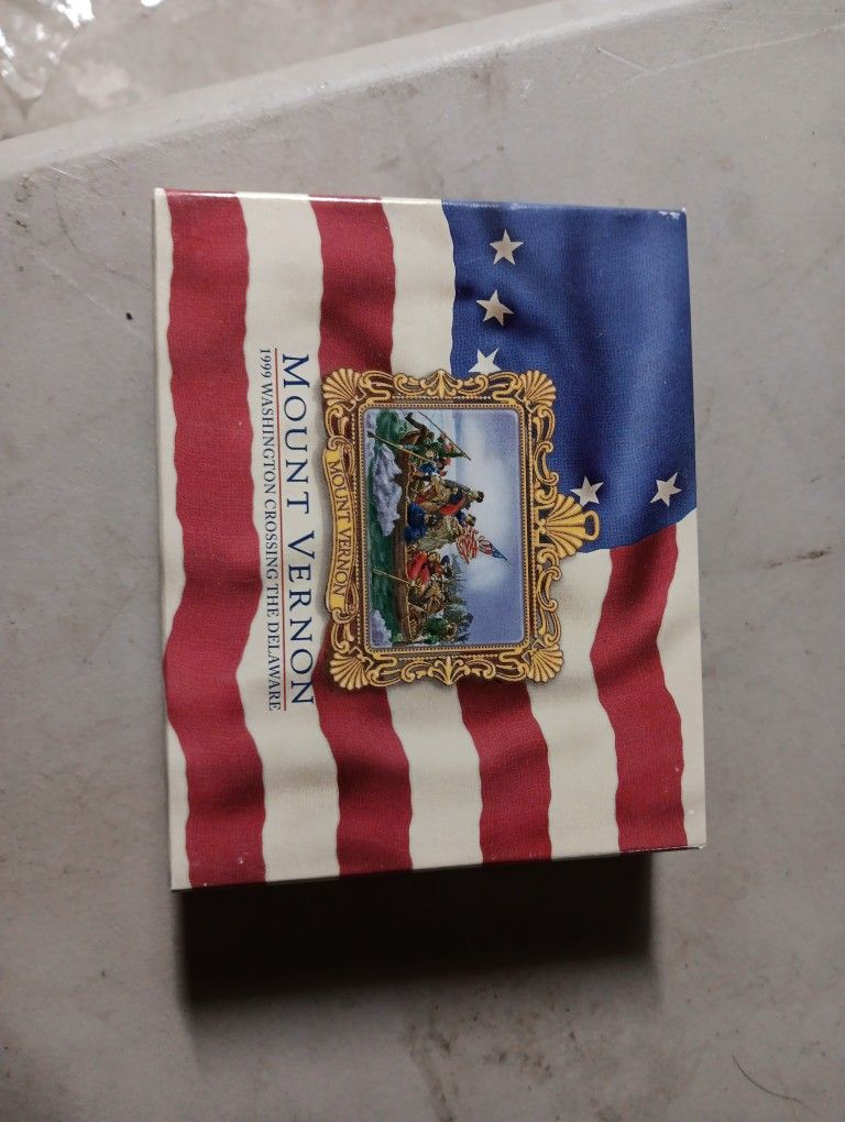 1999 MOUNT VERNON WASHINGTON CROSSING THE DELAWARE ORNAMENT