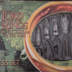 2002 The Lord of the Rings Chess Set