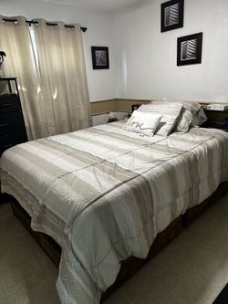 Bedroom set (queen size)