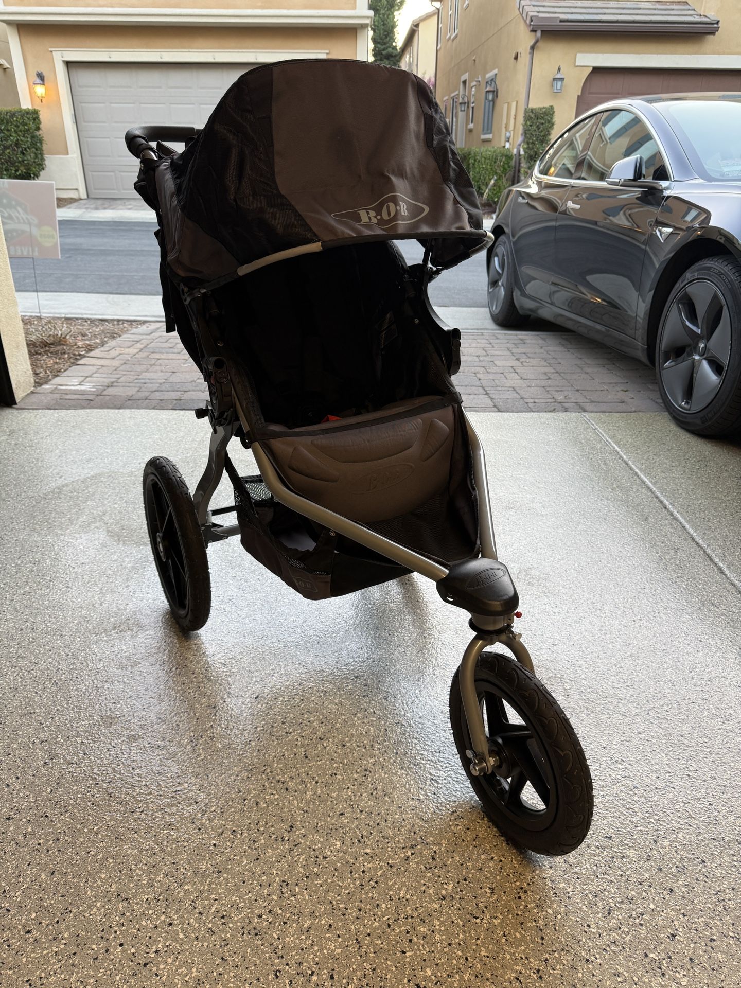 B.O.B. Revolution SE Jogging Stroller with Car Seat Adapter - Gently Used