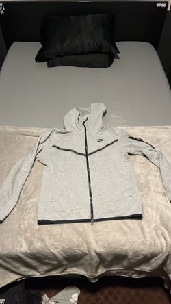 Grey nike tech
