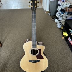Taylor 214ce Deluxe Acoustic Guitar 