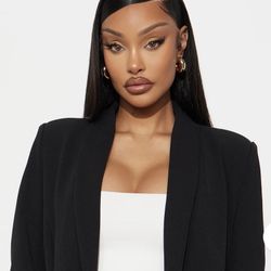 Fashion Nova Size med Black Blazer