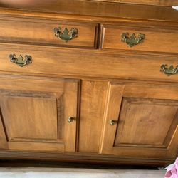 Antiques China caninet Ir Hutch in Late 1900