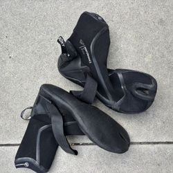 Roxy Surf Boots Brand New Booties Kids Size 4 Wetsuit Material 
