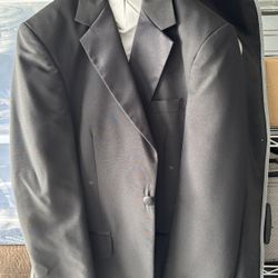 (1) Men’s Black Tuxedo