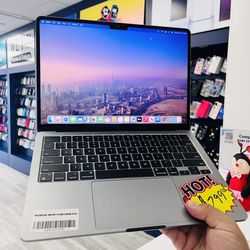 MacBook Air M2 2022