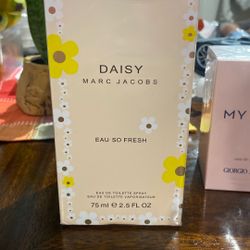 Marc Jacobs DAISY