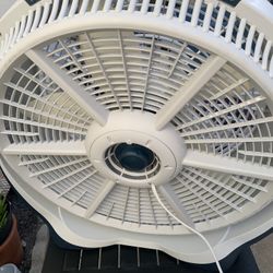 Wind Machine. (3) Speeds Tilts And Very Strong Air Flow . Model 3300 Retails $ 115+ Tax Reduced Price Firm