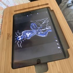 Eletiuo Bamboo iPad Art Stand