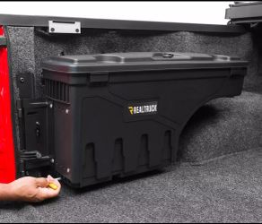 Swinging Undercover Truck Bed Case