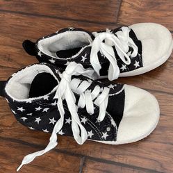 Boys “Light up” Lace up Sneaker Slippers Size 7-8  (10.5” toe to heel)