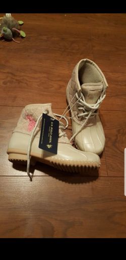 NEW GIRLS BOOTS SIZE 13