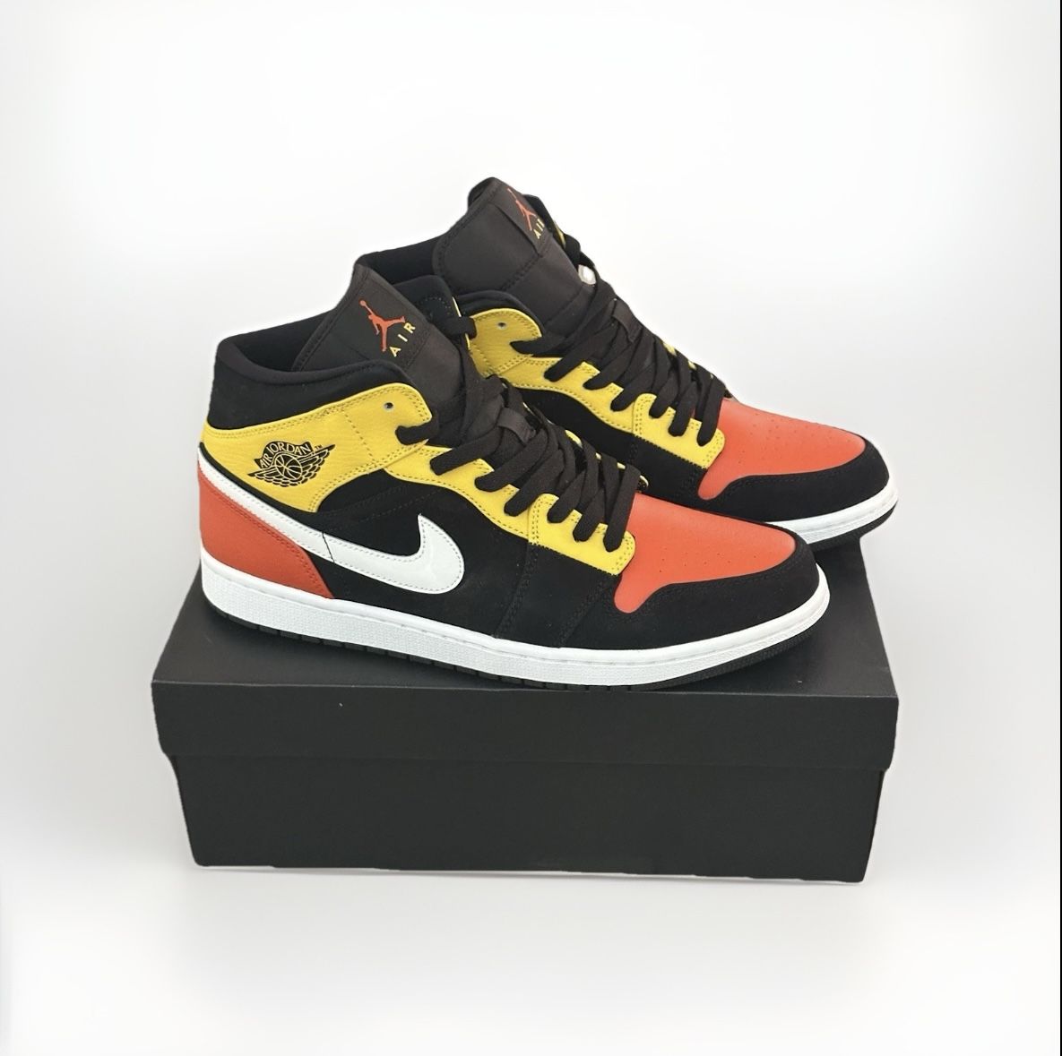 Nike Air Jordan 1 Mid SE Black Team Orange Amarillo Men's Size 11