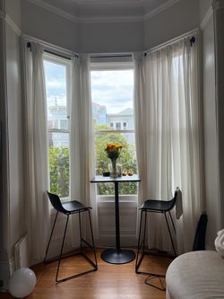 Barstool Chairs & Table
