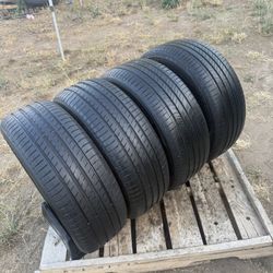 (215/55/17)  X4Tire