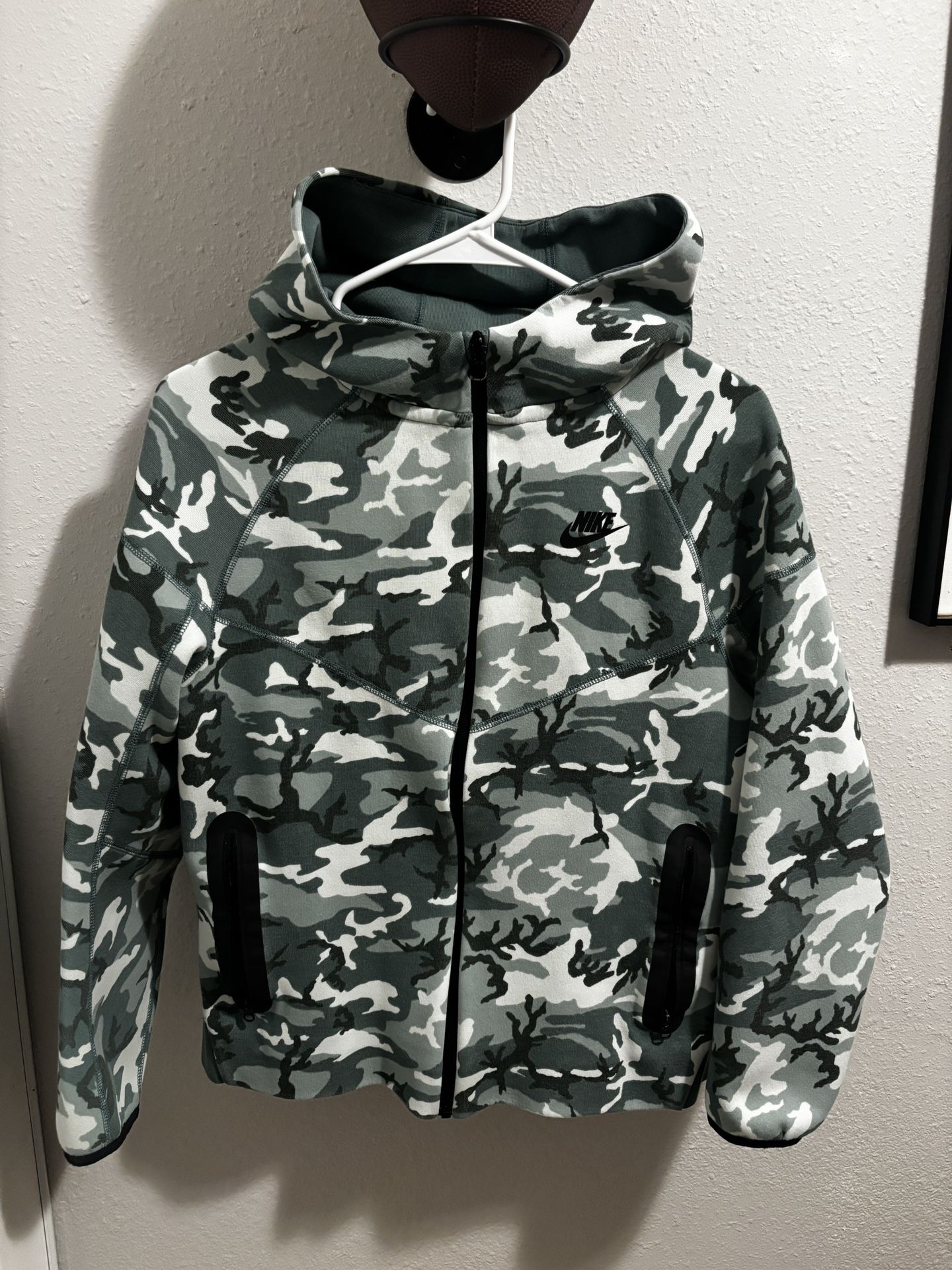 Nike Tech