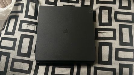 PS4 slim (CONSOLE ONLY)