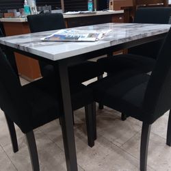 *Now Available!!!*---Quaint Tedd Black Dining Table Sets W/4 Chairs---Delivery Available🫡