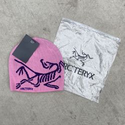 Arctery’x Pink & Purple Fernie Toque Beanie  With bag & Tag 