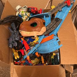 Box Of Toys Jurassic Park Masks, Tracks, Figures 