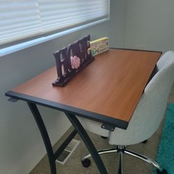 Desk Free