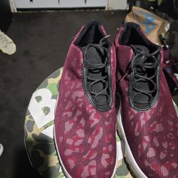 Jordan Future Low Bordeaux Camo Men's Size 11.5 Women's Size 13 Excellent Condition 
