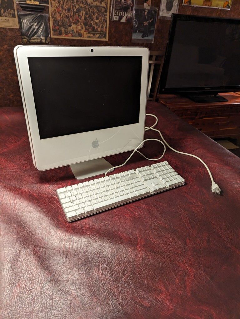 Apple I MAC Desk Top Computer With Keyboard