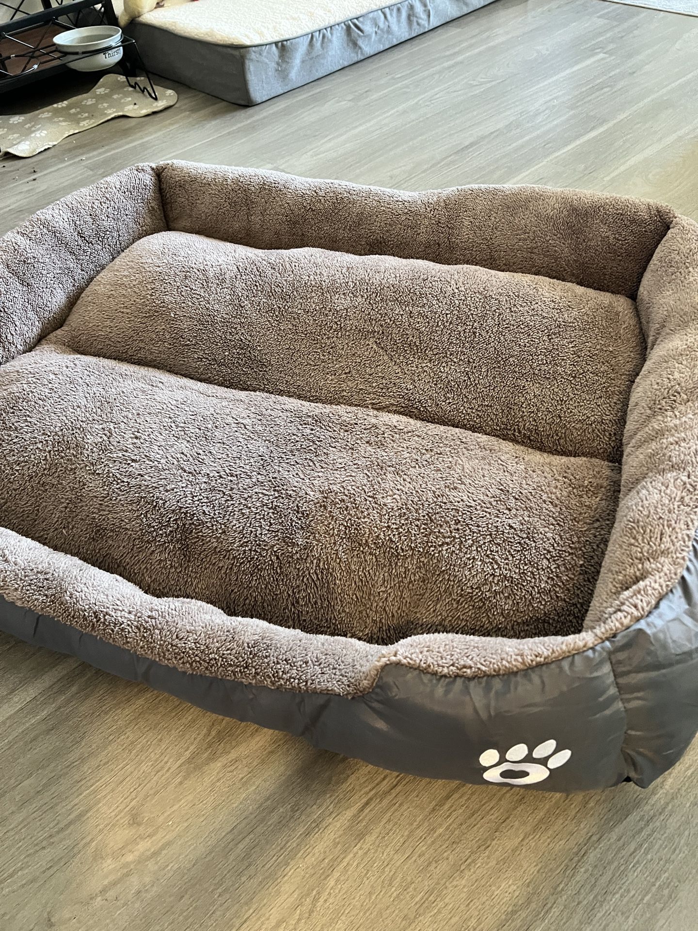 Large dog bed NEW