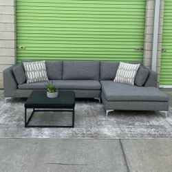 *Free Delivery* Gray Modern Sectional Couch Sofa