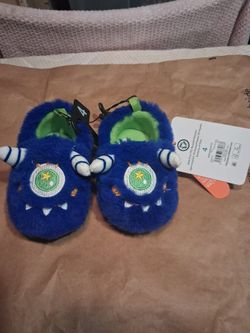 New Infant slipper size 2 & 4