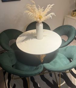 Dining Room Table and Chairs