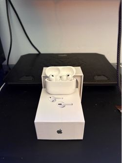Apple AirPods Pro 3 (2 OF THEM AVAILABLE)