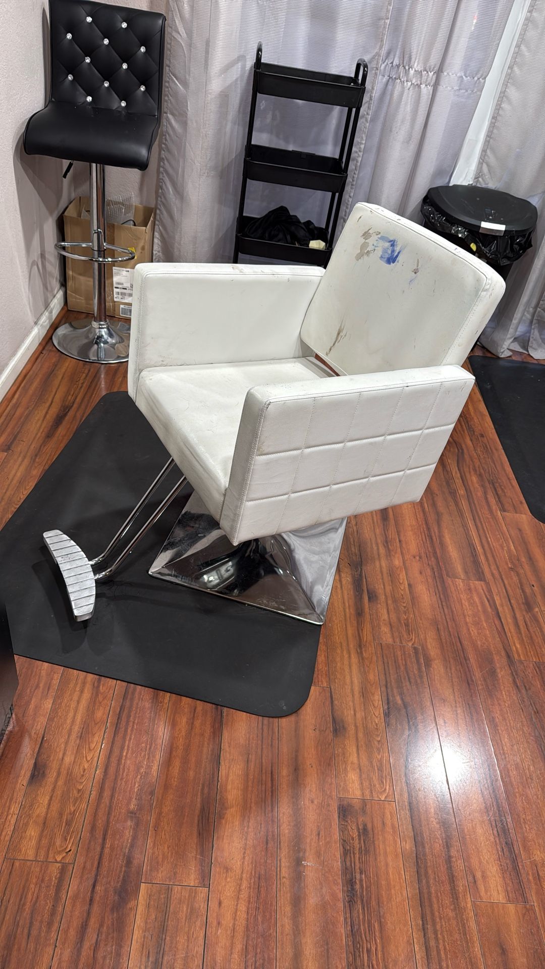 Salon Chair White