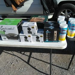 CHRISTMAS GIFTS ADULT AND KIDS. READ DETAILS